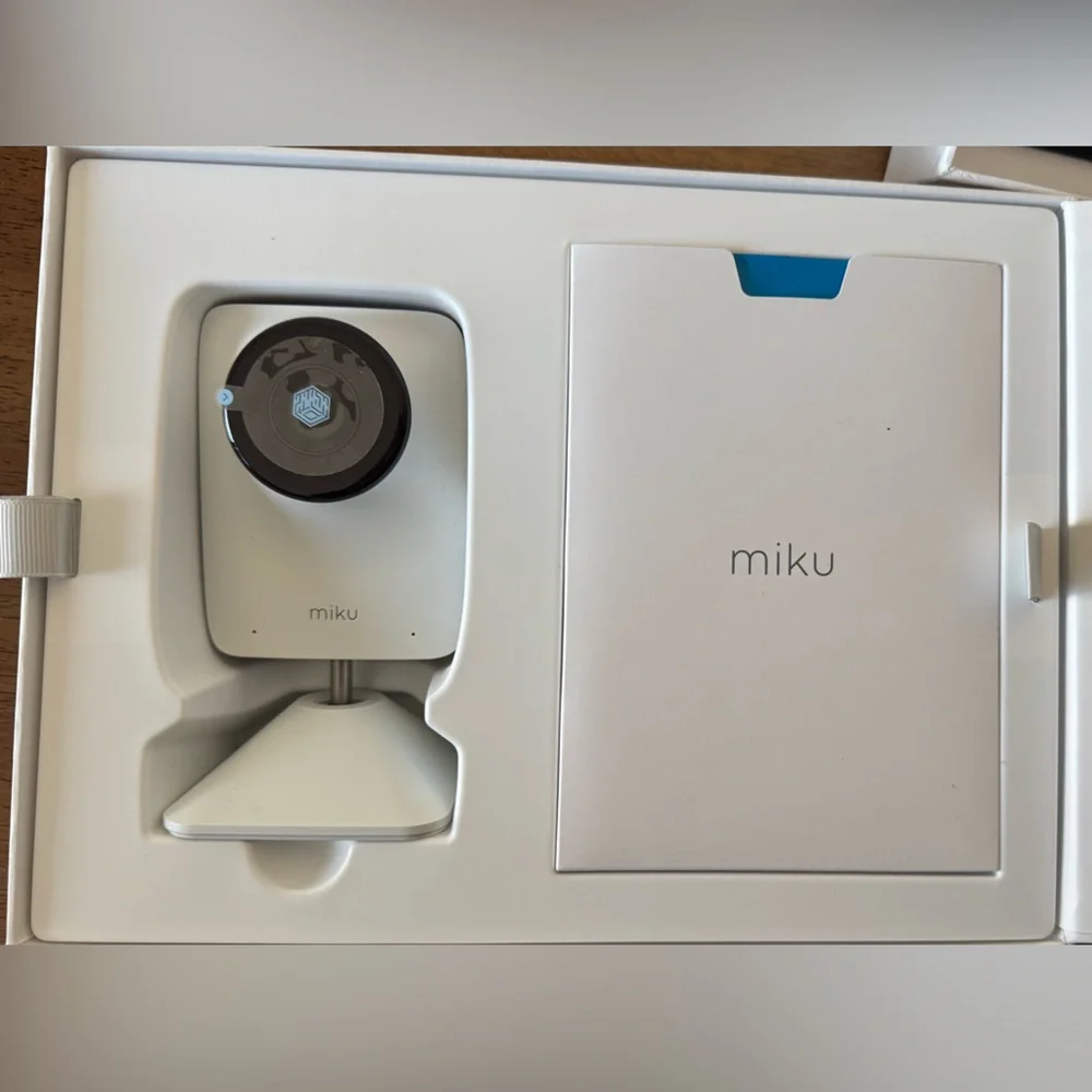 Miku Pro Smart Baby Monitor with Wall Mount Kit